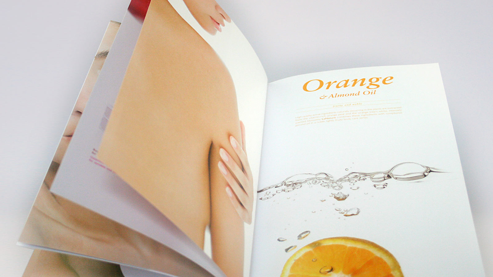 Imagebroschüre Ansicht Pflegeprodukte Orange Kosmetik
